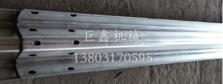 高速護(hù)欄機(jī)